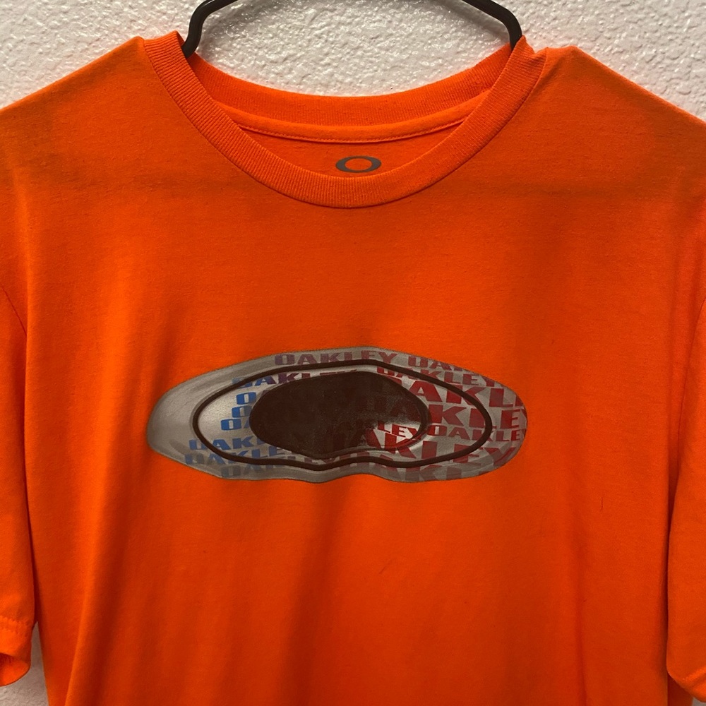 Oakley t shirt